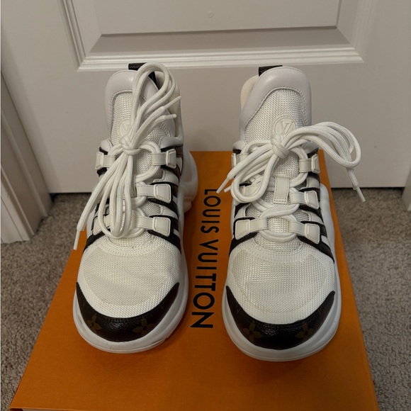 LV Archlight Sneaker Size 38 - Picture 2 of 4